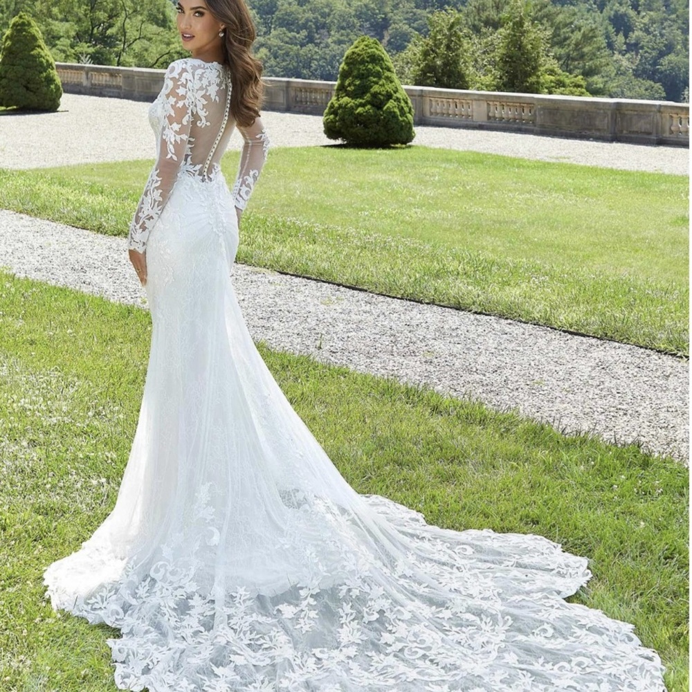Elegant White Lace Long Sleeve Dress - Picture 2 of 8